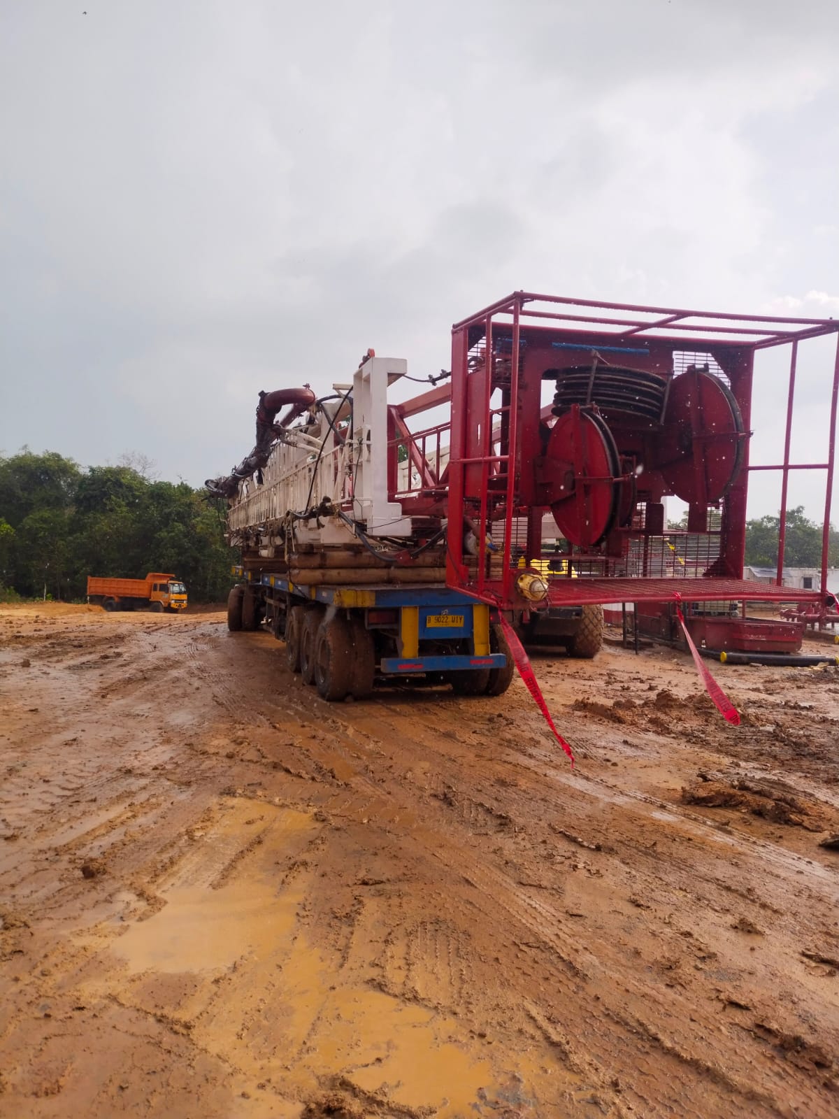 Mobilisasi Menara Rig Dreco dari Suban dengan Hibed Sliding